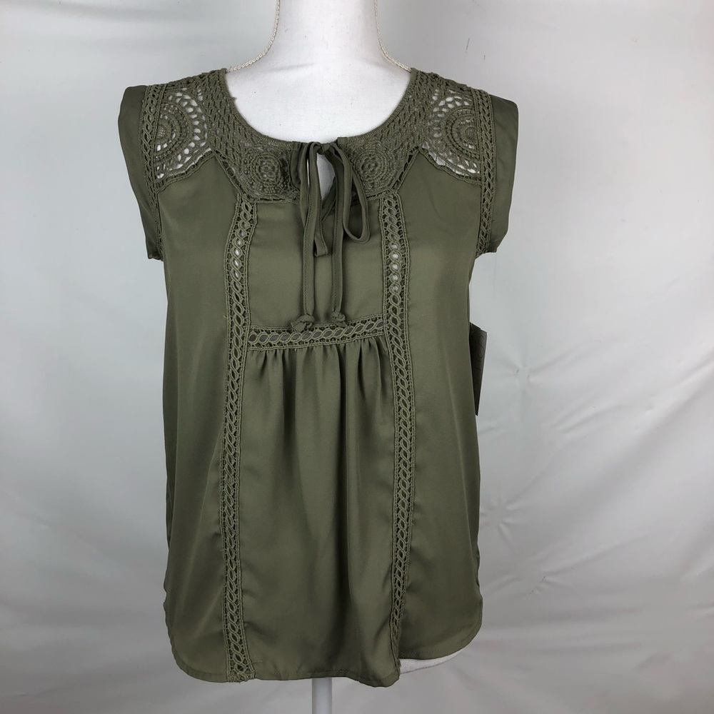 Miss Chievous Juniors Green Crochet Tieneck Top M